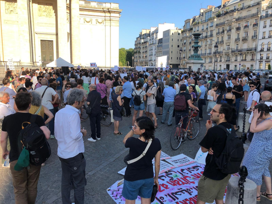 Photo du rassemblement place du Panthéon