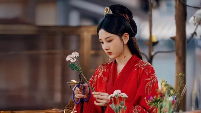 【精彩片段】《折腰 The Prisoner of Beauty》小乔清醒，魏邵心中有愧将自己寝居让给小乔#宋祖儿 #刘宇宁
