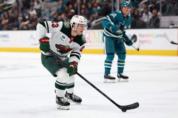 Hurricanes need a second-line center: Here are some options this offseason
