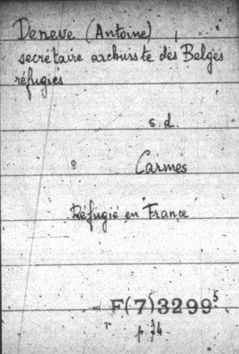 micro forme en noir en blanc concernant Antoine Deneve, secrétaire archiviste des belges réfugiés (en France) emprisonné aux Carmes pendant la Révolution. Fiche index renvoyant à un dossier de police (F/7)
