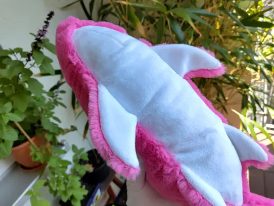 Underside with shorter minky fabric.