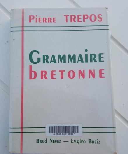 Couverture du livre de Pierre Trepos, avec marqué dessus "grammaire bretonne"