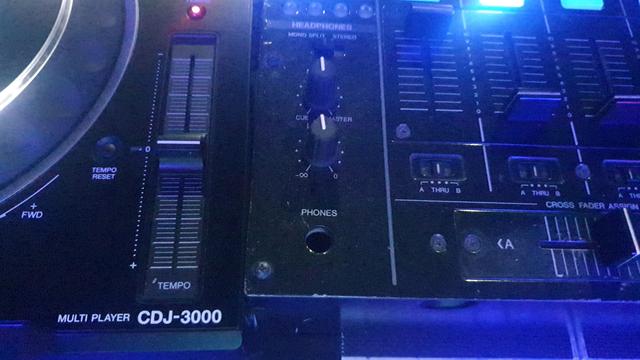 DJM-800 with a missing head phone jack