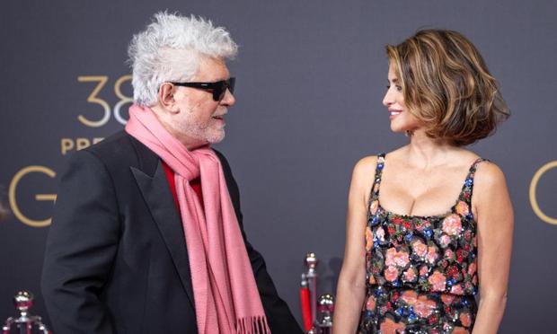 Pedro Almodóvar y Penélope Cruz en la gala de los Goya 2024. (ALDARA ZARRAOA)