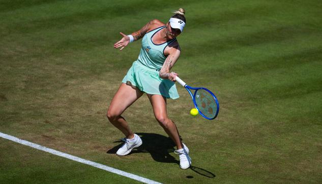 Vondrousova rolls past Jabeur in Berlin quarterfinal; Badosa retires with hip injury