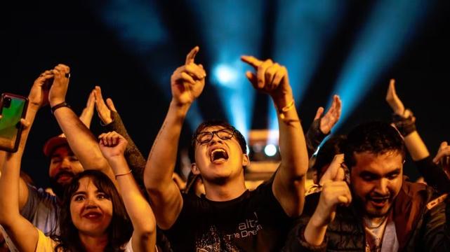Jovenes en  concierto