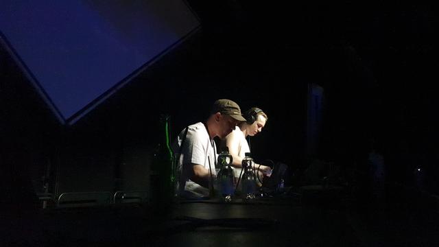 Paddy und alexyan an den Pulten