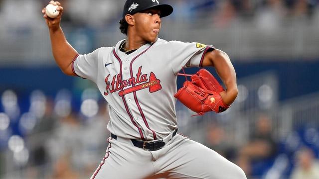 Ramírez hits 3-run homer to leads Marlins to 6-2 win over Braves