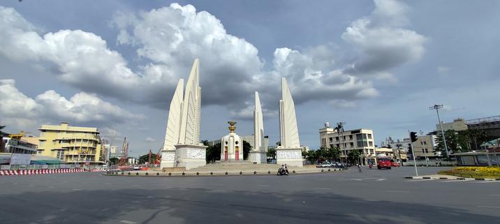 My wide photo of the "Democracy Monument" taken today.