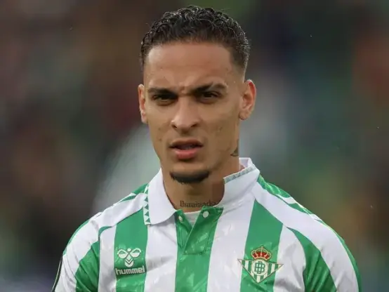 Man United's Antony 'offered' surprise Serie A escape route as winger outlines Betis stance