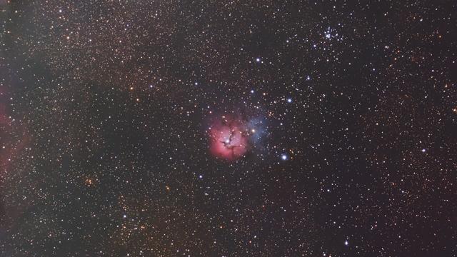 Basically the same pic as the previous, but with cleaner stars, less graininess, and better color contrast.