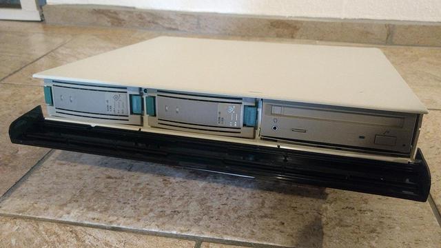 BA353 StorageWorks desktop expansion unit