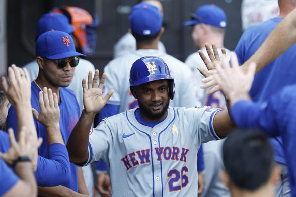Mets Sign Pablo Reyes To Minor League Deal