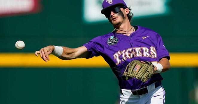 College World Series live updates: LSU leads Coastal Carolina, score, analysis and highlights