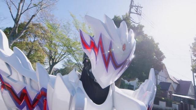 仮面ライダーにFANTASTICS参戦！最凶の敵・仮面ライダーカリエス登場　映画『仮面ライダーガヴ お菓子の家の侵略者』映画『ナンバーワン戦隊ゴジュウジャー 復活のテガソード』本予告