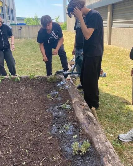 Quand les élèves cultivent leur avenir | Un potager à l’EnK, le restaurant pédagogique du lycée Louis-Bascan, à Rambouillet (78).