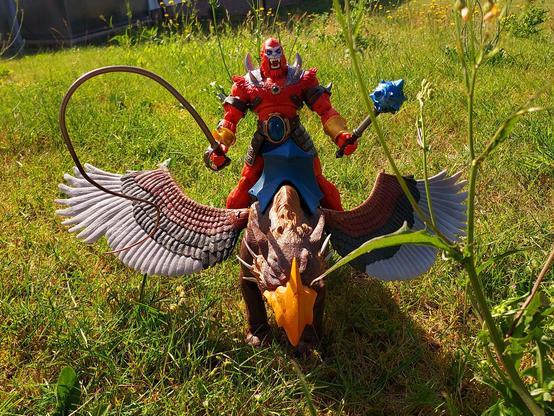 Masters of the Universe Masterverse New Eternia Beast-Man rides on the Masters of the Universe Classics Griffin