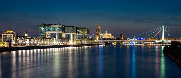 Colone Skyline by night.