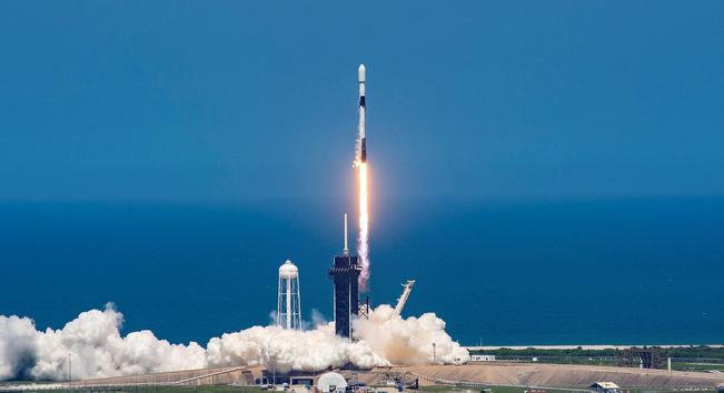 Image of Falcon 9 launch vehicle at Space Launch Complex 4E launch site, scheduled for 2025-06-22 21:18