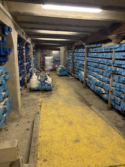One of the corridors of the LSCE (Laboratoire des Sciences du Climat et de l’Environnement UMR 8212) core repository. Photo taken by Nina Davtian (it’s me!).