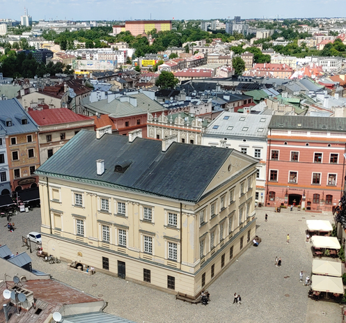 widok z wieży na rynek miasta