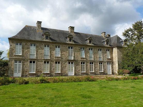 Château de Kéranno à #Grâces (#CôtesDArmor) Construction 2e moitié XVIIe siècle. Château de Kéranno (cad. C 385) : inscription par arrêté du 18 novembre 1965.
Suite 👉 https://monumentum.fr/monument-historique/pa00089171/graces-chateau-de-keranno
#Patrimoine #MonumentHistorique
Photo CC-BY-SA 4.0 : Sapcal22