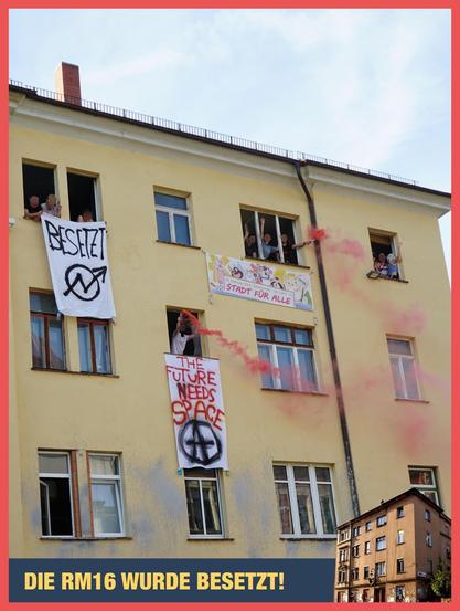 Picture of a house (Robert matzke strasse 16) with people standing on the windows and raising banners with the words "Besetzt" and "The future needs space" written on them.
on the bottom is written "die rm16 wurde besetzt"