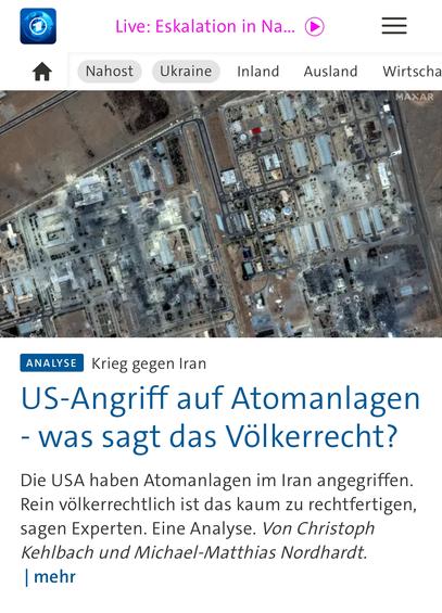 Klare Kante würde dem Mainstream schon helfen

Bildbeschreibung (Deutsch):
Das Satellitenbild zeigt eine schwer beschädigte Industrieanlage in der Wüste – offenbar Ziel eines US-Angriffs auf iranische Atomanlagen. Schwarze Rauchspuren, zerstörte Gebäude und weitreichende Zerstörung legen nahe, dass es sich um einen massiven und präzisen Luftschlag handelt. Der Kontext deutet auf eine völkerrechtlich höchst umstrittene militärische Eskalation hin – und auf die rhetorische Zurückhaltung westlicher Medien, die statt Klartext das Wort „kaum“ wählen.

Image Description (English):
The satellite image shows a heavily damaged industrial complex in the desert—apparently the target of a U.S. strike on Iranian nuclear facilities. Black smoke traces, destroyed structures, and widespread devastation suggest a massive and precise aerial assault. The context highlights a highly controversial escalation under international law—and the Western media’s rhetorical restraint, choosing the word “barely” instead of calling it outright unlawful.🖖
