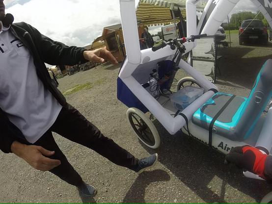 airnam (véhicule intermédiaire gonflable primé au concours lépine) au festival des cycles du futur et véhicules intermédiaires à lunéville