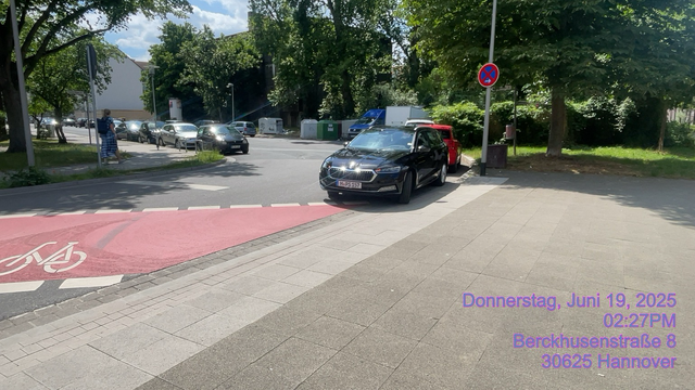Velo Route Vorrang Netz gefährlich abgestellte  Autogewalt unmittelbar um Kreuzungsbereich