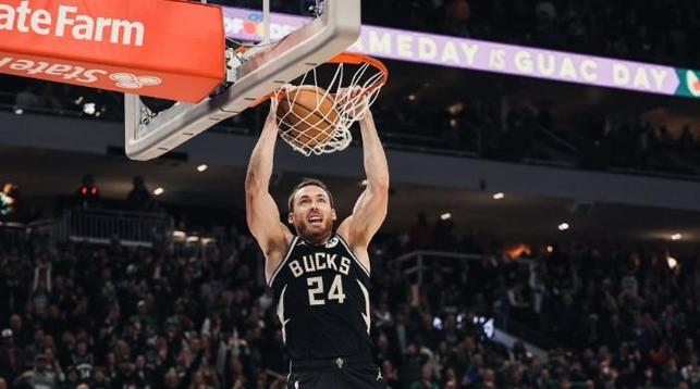 Pat Connaughton picks up final-year option with Milwaukee Bucks - Basketball