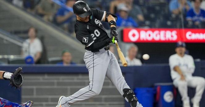 Chicago White Sox Scores & Standings: White Sox 4, Blue Jays 2: Miguel Vargas’ clutch double in the eighth completes the comeback