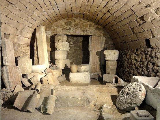 Hypocauste à #WyditJoliVillage (#ValDOise) Construction Gallo-romain. Hypocauste (cad. A 702) : classement par arrêté du 13 novembre 1984.
Suite 👉 https://monumentum.fr/monument-historique/pa00080241/wy-dit-joli-village-hypocauste
#Patrimoine #MonumentHistorique
Photo CC-BY-SA 4.0 : Pierre Poschadel