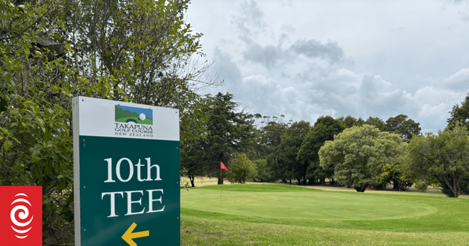 A sign at the Takapuna Golf Course indicating the location of the 10th tee