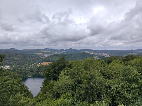 Aussicht auf das Gemündener Maar