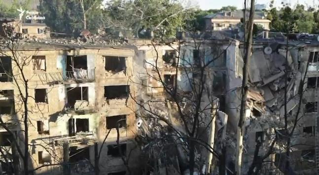 A five-story apartment building in the Shevchenkivskyi district of Kyiv collapsed after being targeted by a ballistic missile. At least seven people died as a result and more may be trapped under the rubble