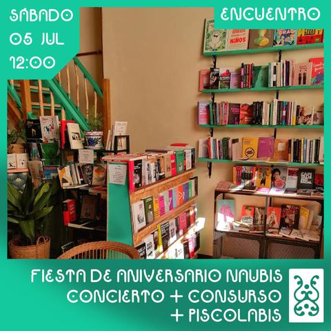 cartel del evento: marco turquesa con la hora, día, título y lugar del evento (todo lo pone en la descripción de la publicación), y la fotografía central es de una zona de la librería. A la derecha hay cuatro estantes con libros, y a la derecha hay un mueble con estantes y con más libros. Detrás de este mueble hay una escalera de madera y unas estanterías metálicas negras.