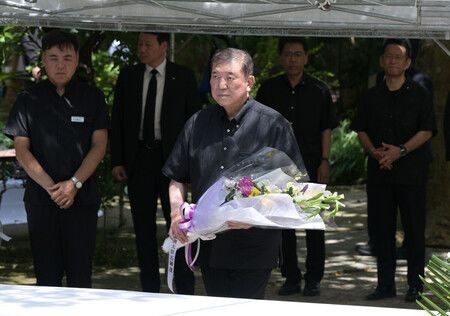 Ishiba Visits Himeyuri Monument in Okinawa