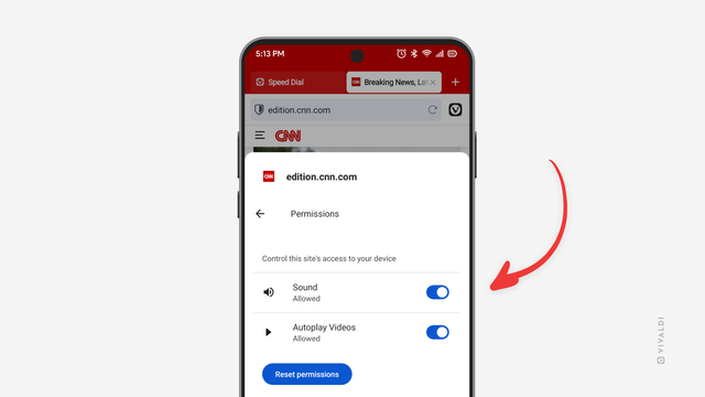 Android 版 Vivaldi でウェブサイトの権限のメニューが開いていて、矢印が音声の権限を指している。