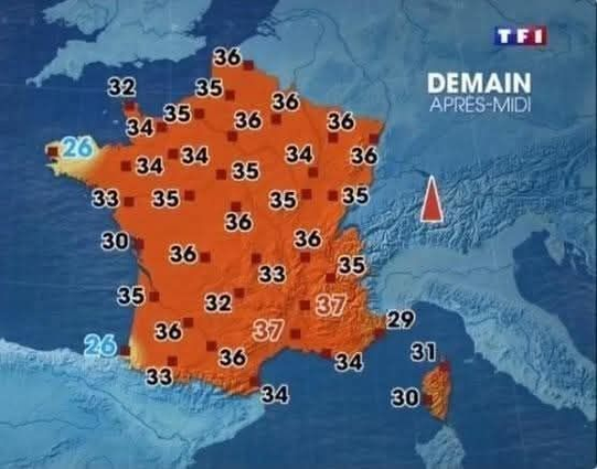 Auf der Wetterkarte des französischen Senders TF1 ist die Wettervorhersage zu sehen. Ganz Frankreich ist in einem kräftigen Orangeton eingefärbt. Weite Teile Frankreichs werden Temperaturen zwischen 33 und 37 Grad Celsius erreichen.
Kühle Ausnahmen: Nur an der Atlantikküste im Nordwesten (Bretagne) sind etwas mildere Temperaturen zu sehen – dort werden 26 °C °C gemeldet.

Die Karte zeigt eine vereinfachte Frankreichkarte mit Städtenamen ausgelassen, nur mit Temperaturwerten an vielen Punkten.