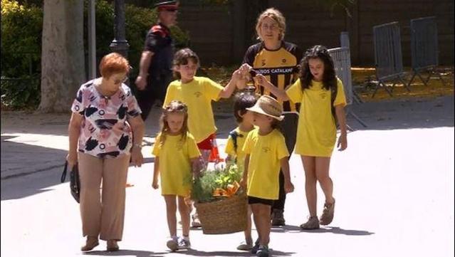 Un any més, els infants de Corbera de Llobregat han portat la flama fins al Parlament