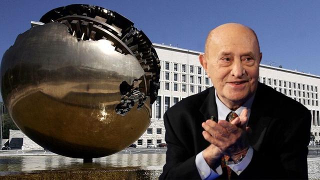 Renowned Italian sphere sculptor Arnaldo Pomodoro dies aged 98