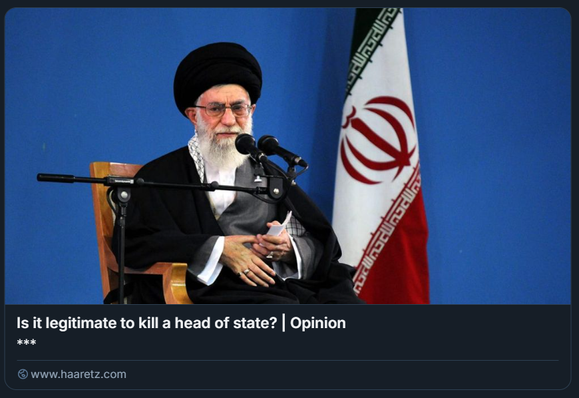 Foto: AFP 

L'immagine ritrae Il leader supremo iraniano, l'ayatollah Ali Khamenei seduto su una sedia di legno, vestita con abiti religiosi tradizionali, mentre parla al microfono. Alle sue spalle si vede chiaramente la bandiera dell’Iran, con le tre bande orizzontali verde, bianca e rossa e l’emblema centrale rosso.

Sotto la foto compare un titolo d’opinione provocatorio: “È legittimo uccidere un capo di Stato?” con un link al quotidiano Haaretz.