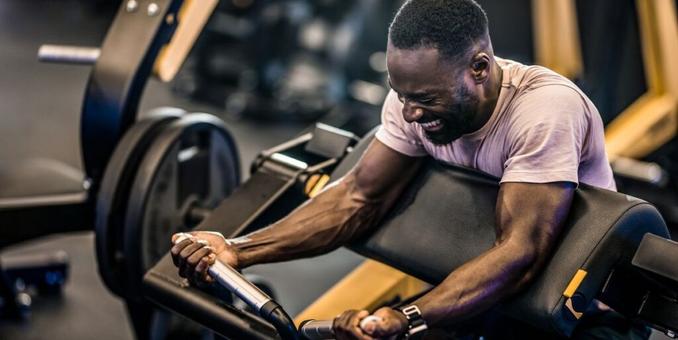 These 5 Mistakes Are Killing Your Arm Gains, Says Exercise Scientist
