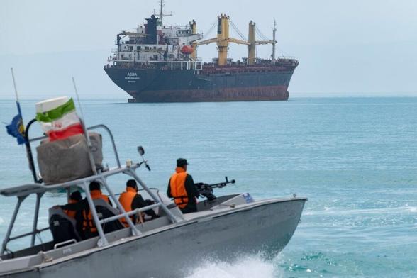 窮地のイラン、世界の石油取引混乱させるリスク－ホルムズ海峡に注目 - Bloomberg