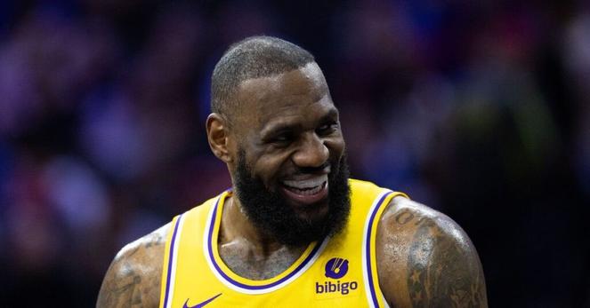 Lakers Injury Report: LeBron returns to court, first time since MCL injury