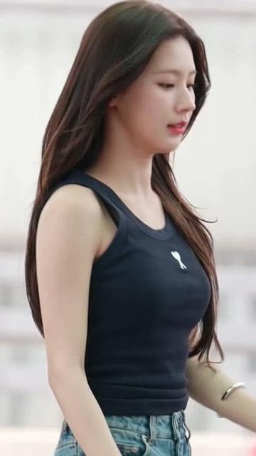 Miyeon - I-DLE