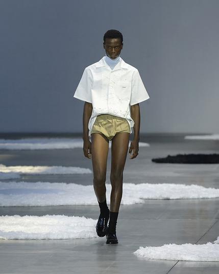 【ルック】プラダがミラノで2026年春夏メンズコレクションを発表 | FASHION | FASHION HEADLINE