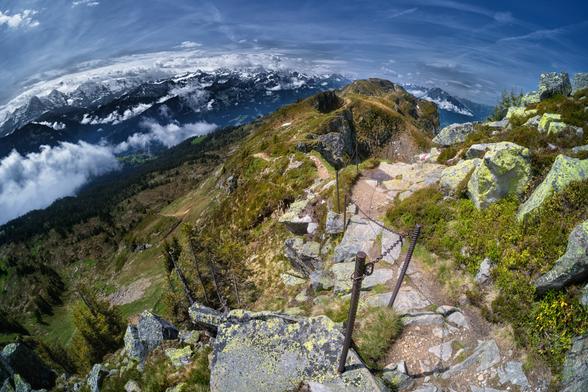 Bergweg im Berner Oberland
