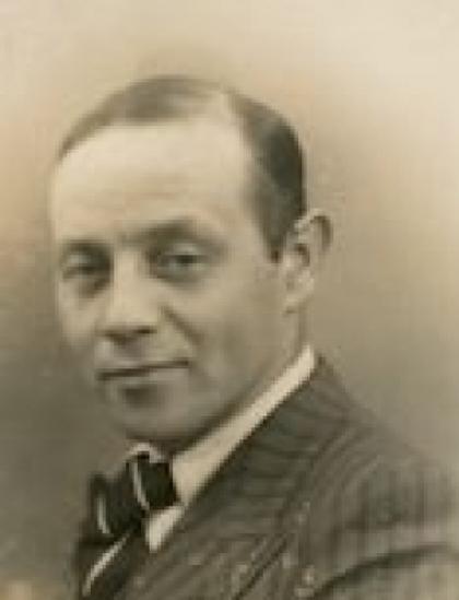 Portrait von USZER KORMAN
